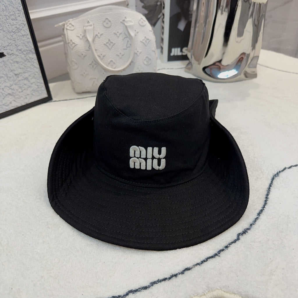 Moly hat