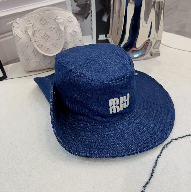 Moly hat